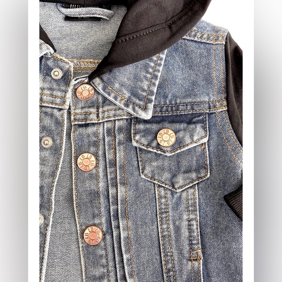 LITTLE BIPSY HOODED DENIM JACKET 12-18 MONTHS - Picture 2 of 2